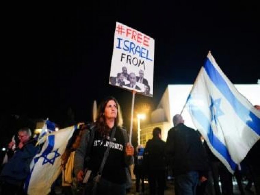 Protesters in Tel Aviv call for change to Netanyahu government