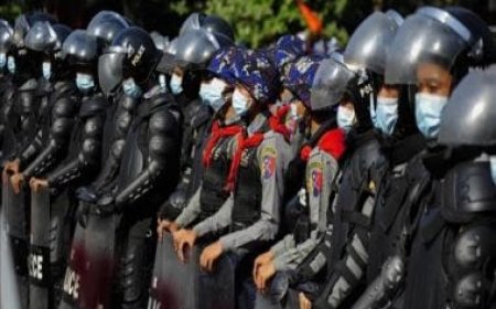 Myanmar border guards flee to Bangladesh as fighting between junta, rebels intensifies