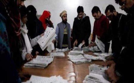 Pakistan Election: Imran Khan-backed independents lead in final count
