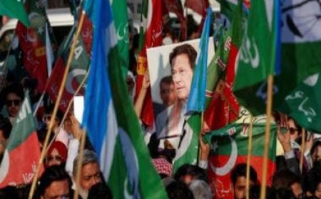 Pakistan: Rival parties plan alliance to keep Imran Khan's allies out of power