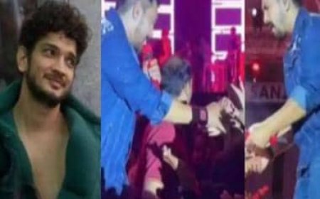 Bigg Boss 17 winner Munawar Faruqui takes a dig at Aditya Narayan for his viral video: 'Papa Kehte Hain Badnaam Karega'