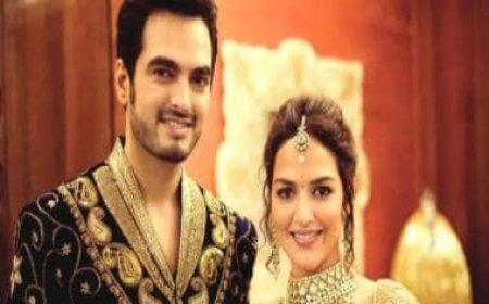 Esha Deol &amp; Bharat Takhtani's divorce was 'brewing for a while', family source reveals Hema Malini is by daughter's side