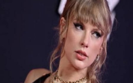 Taylor Swift gives $100,000 to the family of the woman killed in the Chiefs parade shooting