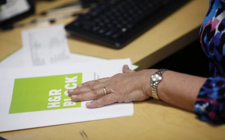 FTC accuses H&R Block of 'unfair' and 'misleading' practices