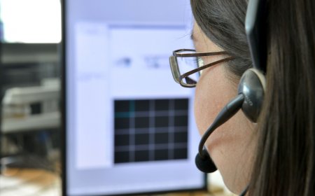 Remote customer service jobs: What they pay & how to get one