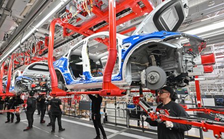Analysts weigh in on 'far-reaching' Tesla layoffs as stock extends slump