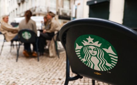 Analysts assess what's brewing at Starbucks amid politics, before earnings