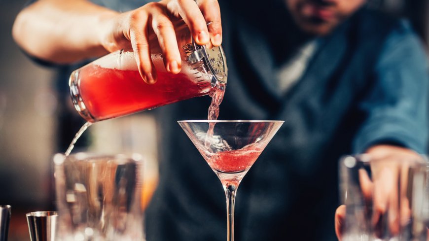 Carnival, Royal Caribbean rival makes huge beverage change