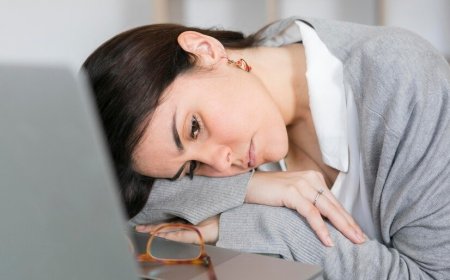 Chronic Fatigue Syndrome: Depression to Bloating, 5 Telltale Signs That Indicate Its NOT an Ordinary Tiredness
