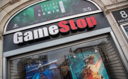 GameStop shares tumble after surprise Q1 report, capital-raising plan