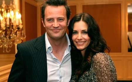 FRIENDS’ Courteney Cox Says Matthew Perry Visits Her “A Lot” Even After His Death, Says ‘I Do Sense’