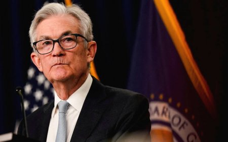 Bond markets sound inflation alarm, testing record run for U.S. stocks