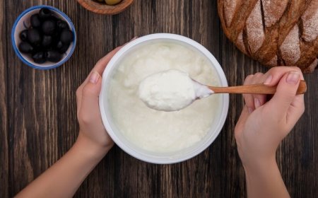 Indigestion Alert: 5 Foods You Should Never Pair With Curd For a Healthy Stomach