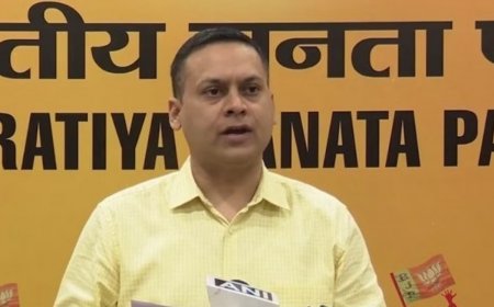 Amit Malviya Case: AAP’s Women Delegation Submits Memo To NCW, Congress Demands Dismissal