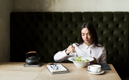 Beware! These 5 Lunchtime Habits Are Secretly Increasing Your Belly Fat