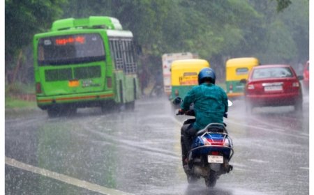 Heavy Rain Lashes Delhi, Noida, Ghaziabad; Brings Respite From Scorching Heat – See Photos, Videos