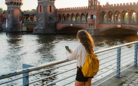 Major AT&T, T-Mobile and Verizon outage hits U.S. travelers abroad