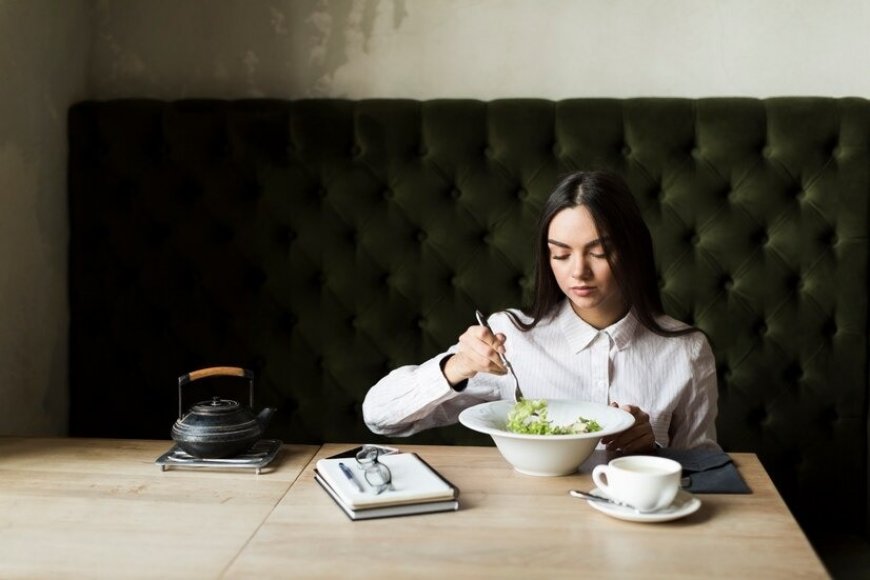 Beware! These 5 Lunchtime Habits Are Secretly Increasing Your Belly Fat