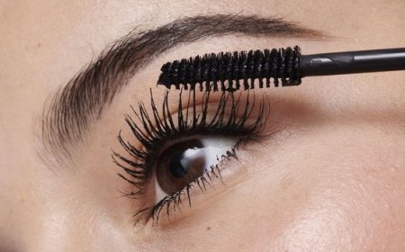 Monsoon Makeup: 5 Tips to Keep Your Look Intact in Rain