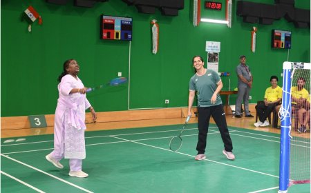 Game On: President Droupadi Murmu Plays Badminton With Ace Shuttler Saina Nehwal | Watch
