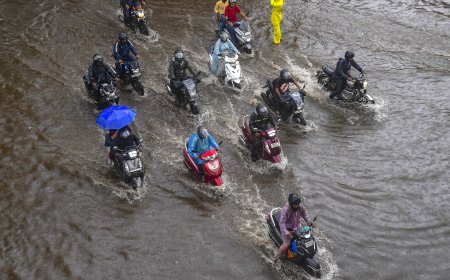 Gujarat Rains: Surat Witnesses Severe Waterlogging Amid Heavy Downpour, Police Issues Advisory