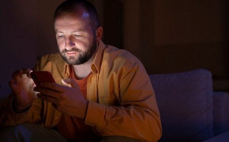 Excessive Screen Time? 5 Tips to Keep Your Eyes Healthy Despite Long Screen Hours