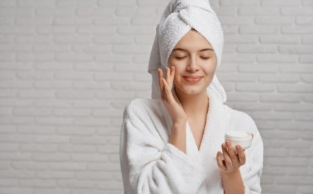 Monsoon Skincare Tips: 6 Dos and Don’ts to Follow Amid Weather Change – Expert Speaks