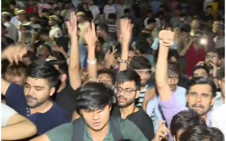 Students Stage Protest After 3 Civil Services Aspirants Killed in Delhi Coaching Flooding | LIVE