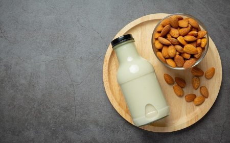 Is Store-bought Almond Milk Good For You? Here’s a 2-Minute Homemade Recipe For a Healthier Option