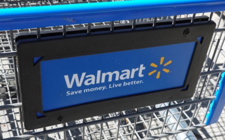 Walmart is selling a $250 outdoor bar for only $125 that shoppers call 'fantastic'