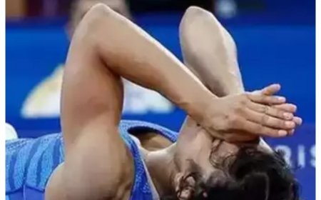 Coach Feared for Vinesh Phogat’s Life During Paris Olympics 2024 Weight-Cut: “She Collapsed…”