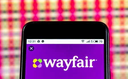 Wayfair is selling an 'exceptional' $350 adjustable standing desk for only $125