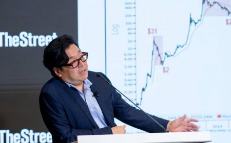 Fundstrat's Tom Lee updates stocks outlook as Fed rate cut bets reset