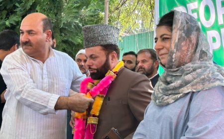 ‘Gun Can’t Be A Solution’: Hurriyat Leader Geelani Joins PDP Ahead Of J-K Assembly Polls