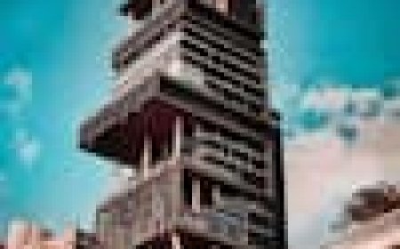 Anant Ambani-Radhika Merchant Greet Paps With Folded Hands as They Welcome ‘Antilia Cha Raja’ For Ganpati- Watch