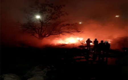 Fire Breaks Out At Slum in Delhi’s Kanchan Kunj, 11 Fire Tenders Douse Blaze