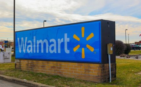 Walmart is selling a 'very cute' $300 bistro patio set for only $76, and shoppers are 'impressed'