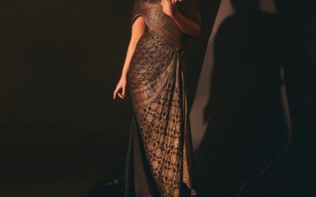 Kareena Kapoor drapes 25 years of charm in a special black-gold Banarasi saree with a modern twist, metal bindi and more