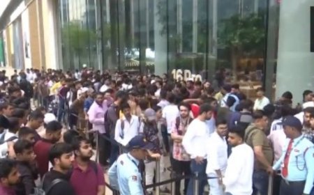 iPhone 16 Series sale begins today: Huge crowd gathers outside an Apple store in Mumbai; Video inside
