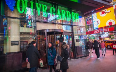 Veteran trader reviews Olive Garden parent stock price after earnings