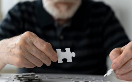 How to detect Alzheimer’s early signs? 5 Warning symptoms to look out