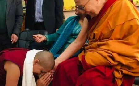 Meet actress, who competed with Aishwarya Rai, Sushmita, debuted with Akshay Kumar, left acting at peak of career to become monk, changed her name to…