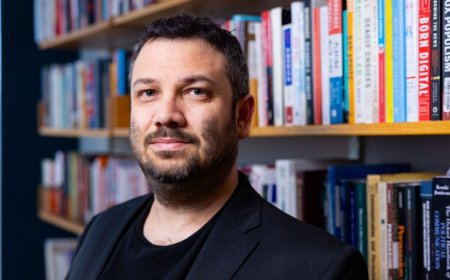 This researcher studies how misinformation seeps into science and politics