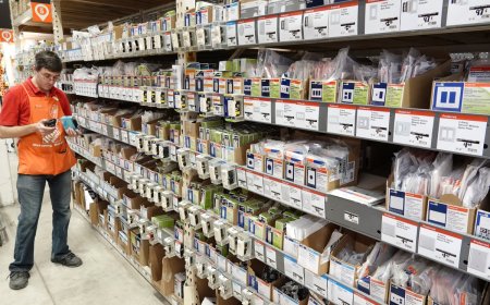 Analyst hammers out new stock price targets for Home Depot, Lowe's