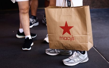 Macy's is selling an 'excellent' 10-piece $40 knife set for only $17, and it has almost 1,000 perfect ratings