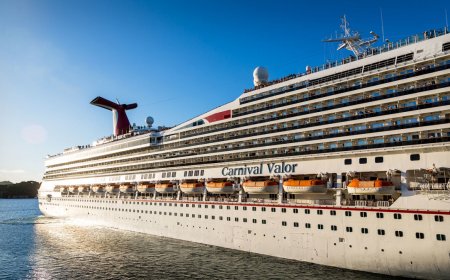 A look inside a Carnival Cruise Line crew cabin