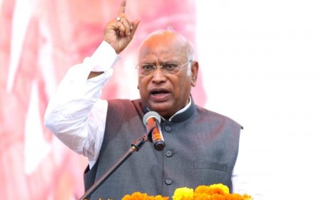 Congress president Mallikarjun Kharge nearly passes out during Kathua rally, says ‘not going to die before…’; Video surfaces