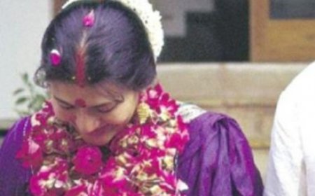 Meet actress, National Awards winner,  was abandoned by her father, fell in love with married superstar, got pregnant, faced financial troubles after divorce, is now..