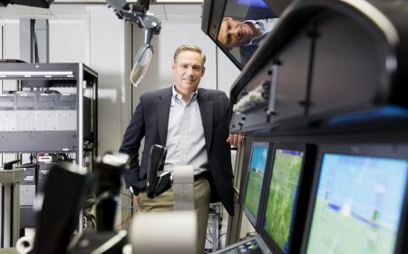 Veteran analyst roasts Boeing's stock after miscues