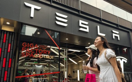 Tesla bears and bulls weigh in on Robotaxi event, analysts praise Ford, mull Stellantis